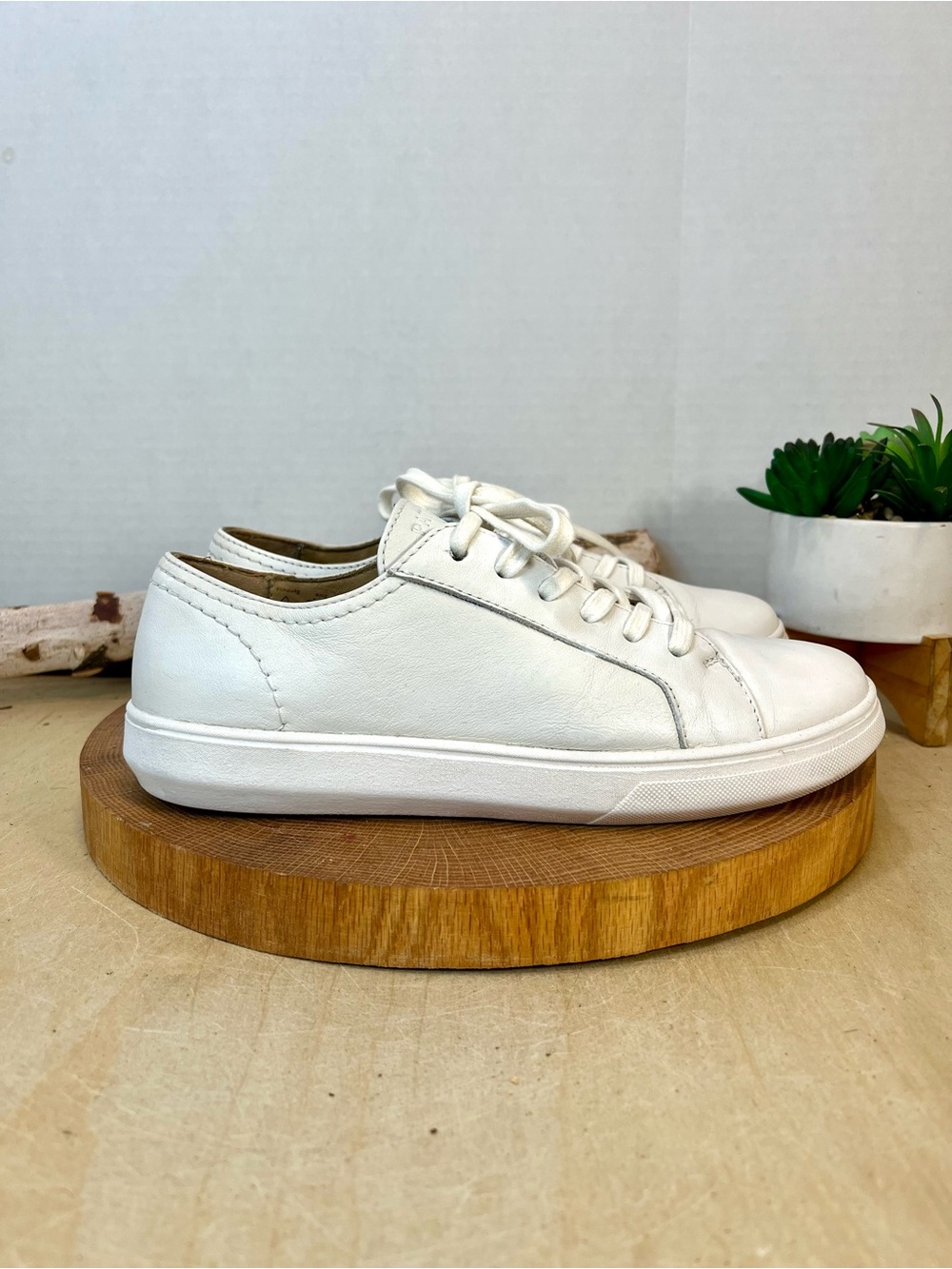 Patina White Leather Low Top Street Sneakers | Women’s Size 7 | Minimalist
